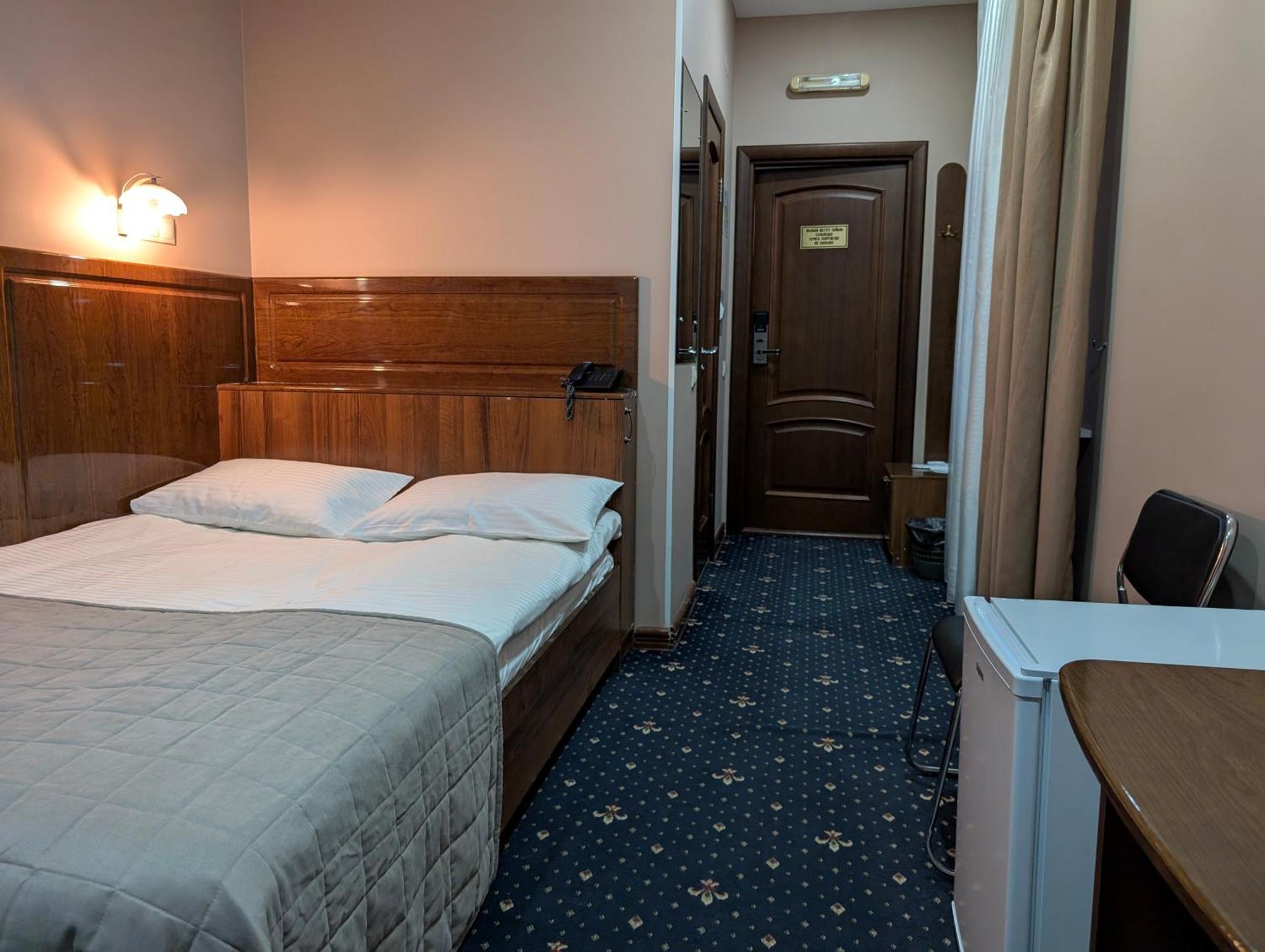 Victoria Hotel Орал Екстер'єр фото